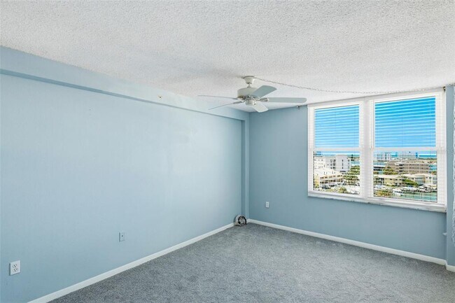 Building Photo - 400 Island Way