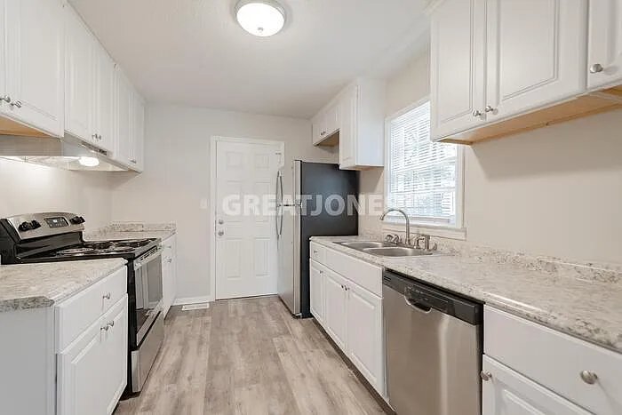 Building Photo - 1908 St Louis Ave