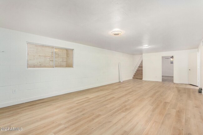 Building Photo - 936 W Rio Salado Pkwy