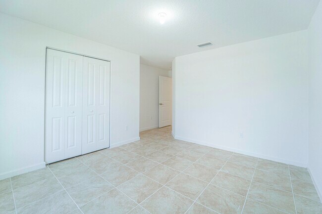 Building Photo - 788 Worlington Ln