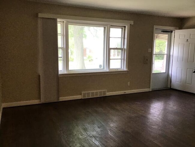 Building Photo - 1232 Duenke Dr