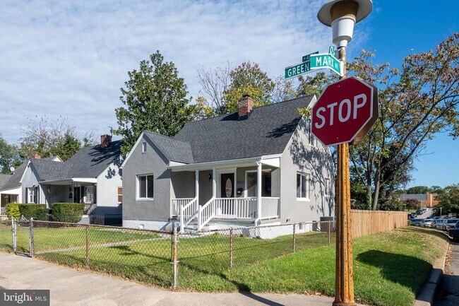 Building Photo - 4621 Greenhill Ave