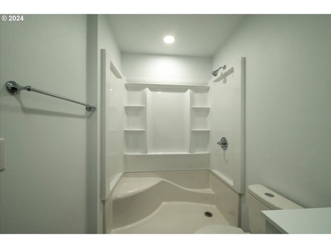 Building Photo - 2166