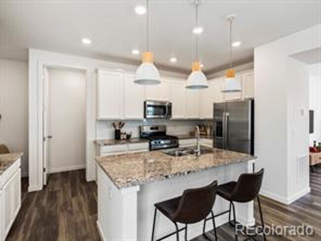 Building Photo - ***Beautiful 4 bed 3 bath nearly-new home ...