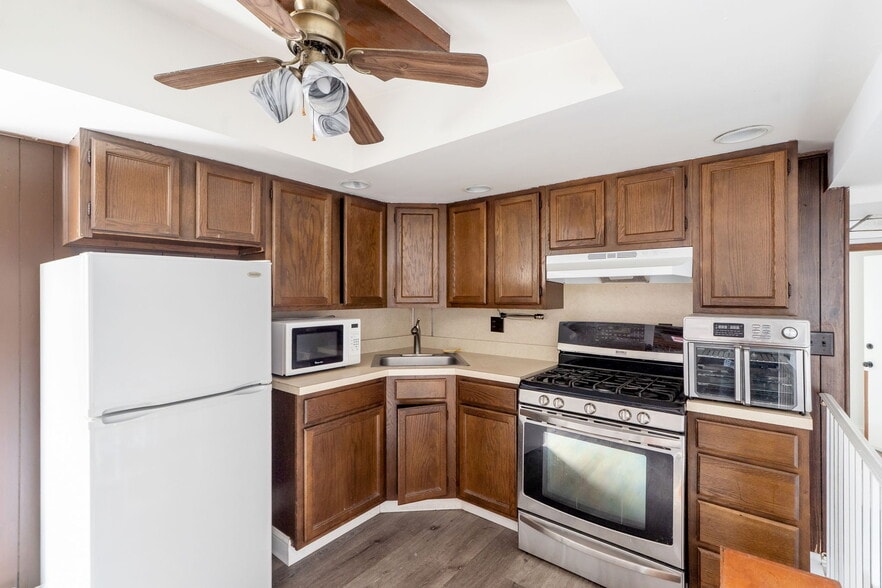 Building Photo - 2900 Almond St