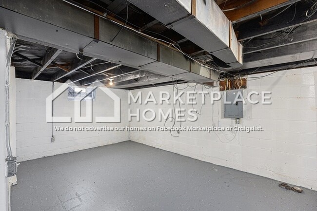 Building Photo - 16242 Carlisle St