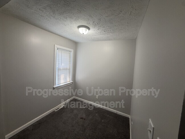 Building Photo - 4655 Osborn Rd