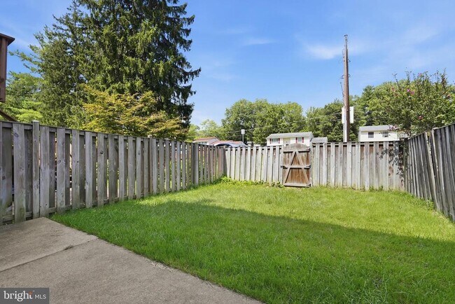 Building Photo - 6002 Mardale Ln