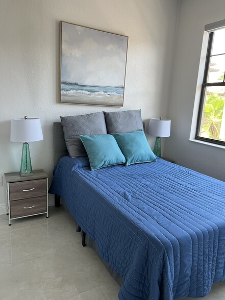 Building Photo - 6012 Yeats Manor Dr