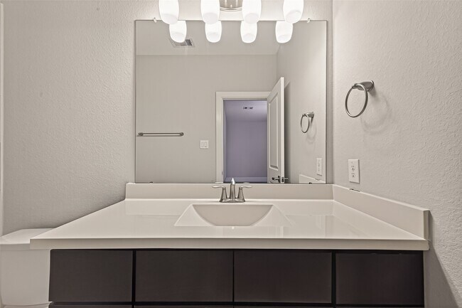 Building Photo - 11905 Wedemeyer Way