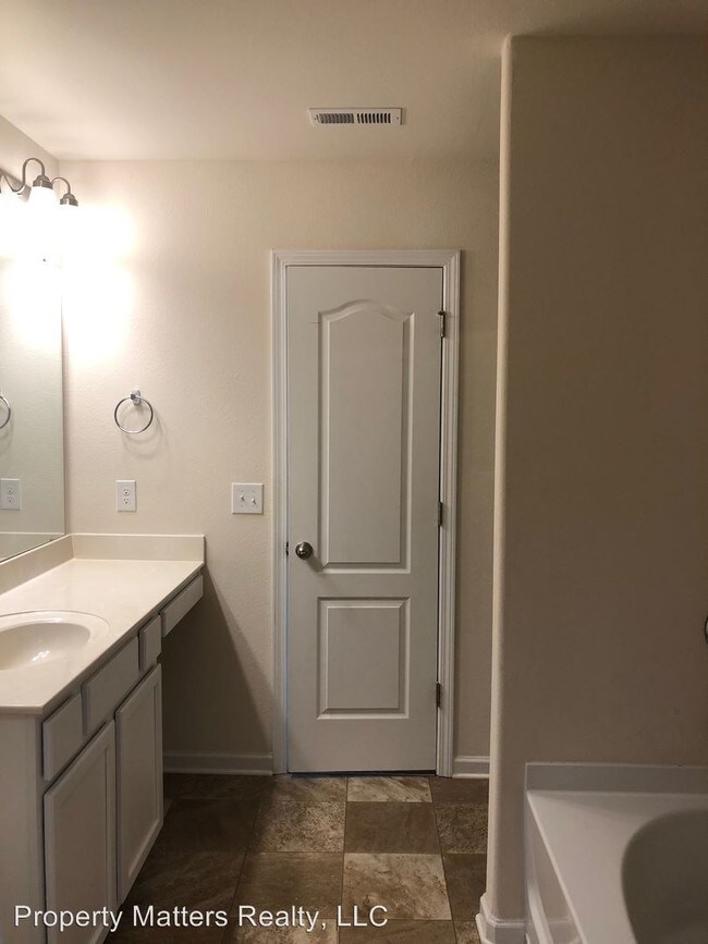 Building Photo - 4 br, 2.5 bath House - 1624 Allegheny Drive