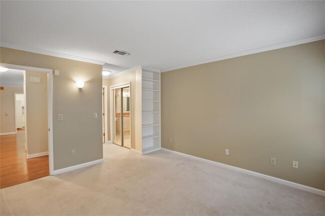 Building Photo - 202 Peachtree Forest Dr