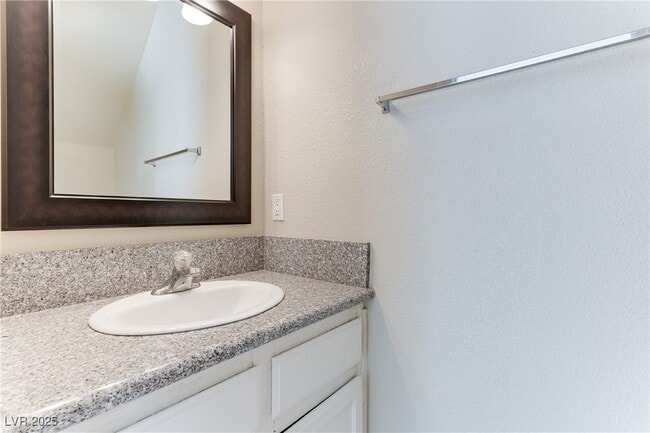 Building Photo - 5037 Souza Dr