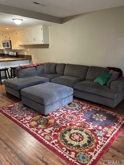 Building Photo - 978 Lucerne Ln