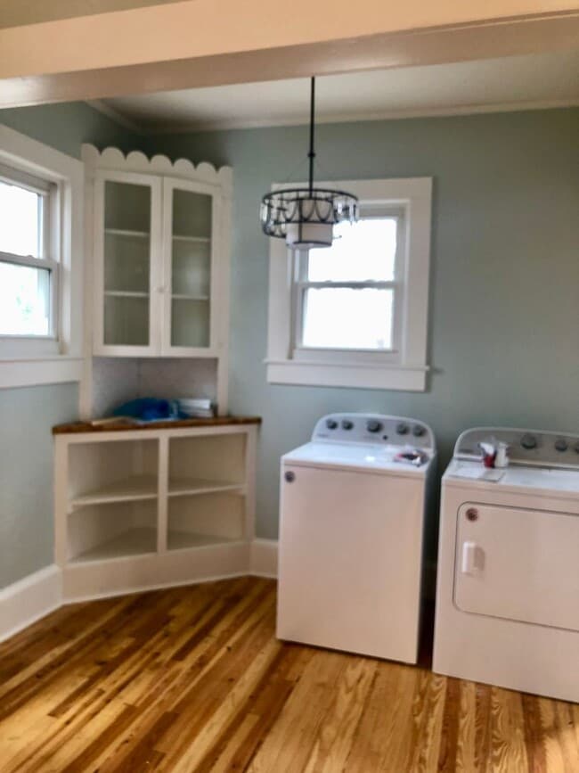 Building Photo - Cute Ranch in Mill Village; Beautifully Maintained.
