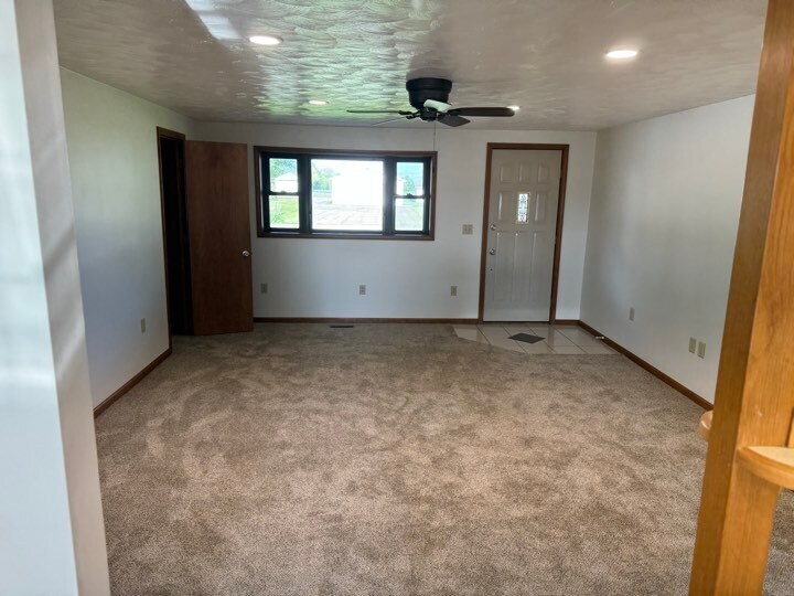 Living Room - 7255 Gomer Rd