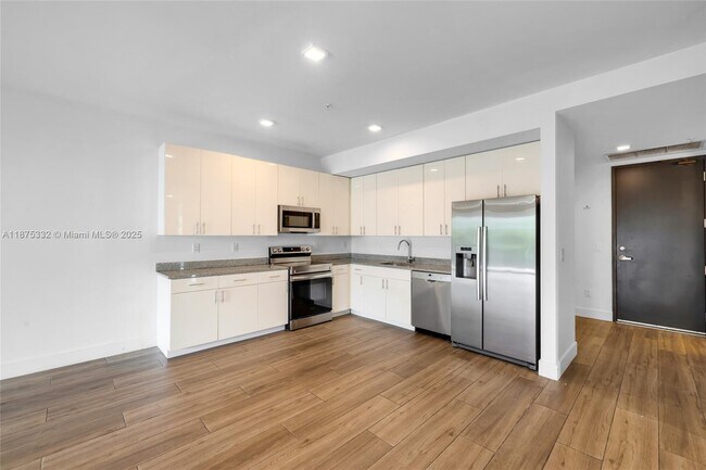 Building Photo - 3265 Bird Ave