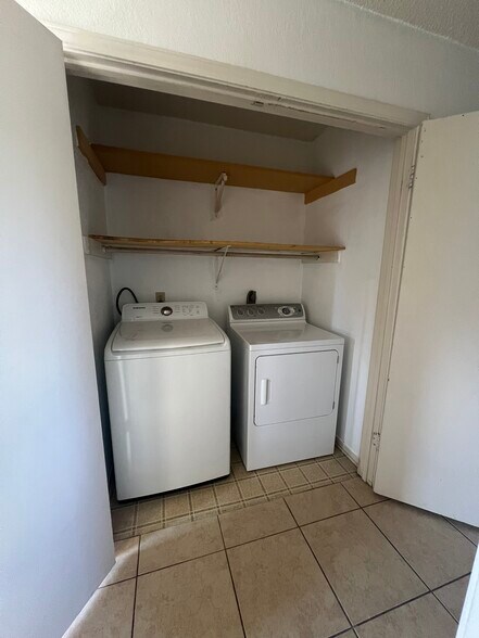 Building Photo - 306 Sorrell Dr