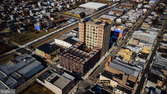 Building Photo - 2000 N 2nd St