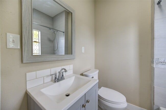 Building Photo - 306 Morris St