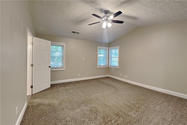 Building Photo - 213 Brolley Woods Dr