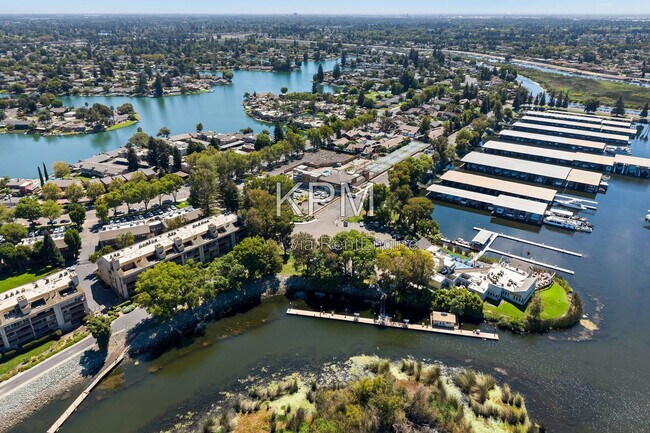 Building Photo - 6669 Embarcadero Dr