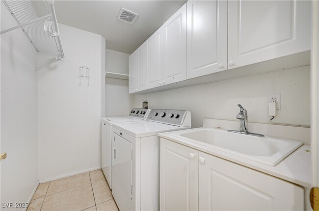 Building Photo - 57 Voltaire Ave