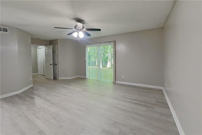 Building Photo - 1174 Empire Cir