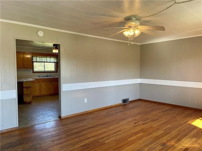 Building Photo - 1349 Connellsville St