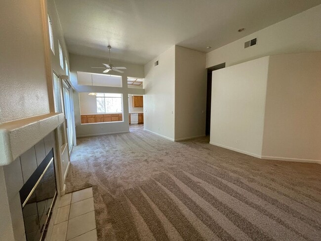 Building Photo - Spacious and Airy Rocklin Home! New Flooring!