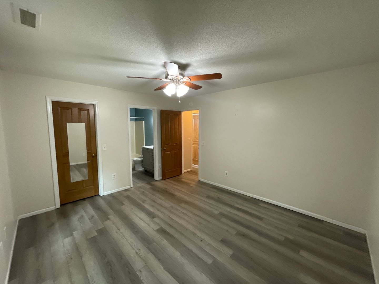 Building Photo - 9904 Mustang Dr
