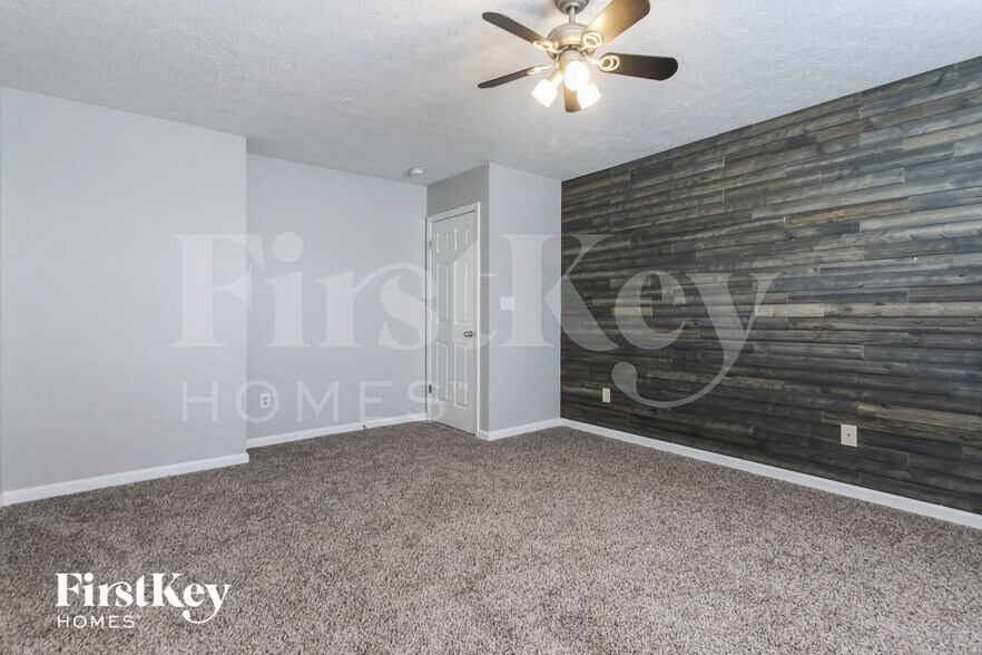 Building Photo - 2116 Willow Oak Ct
