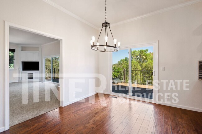 Building Photo - Stunning Views 4 Bedroom El Dorado Hills Gem