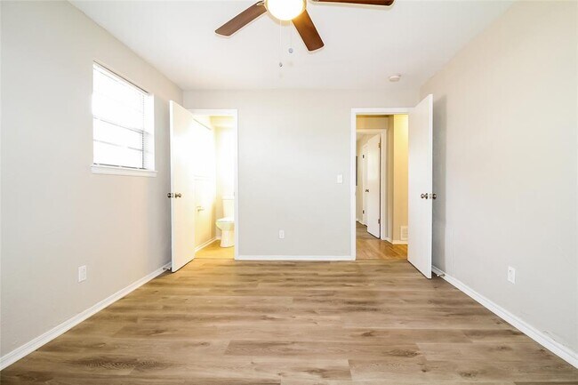 Building Photo - 4220 Corbett Dr