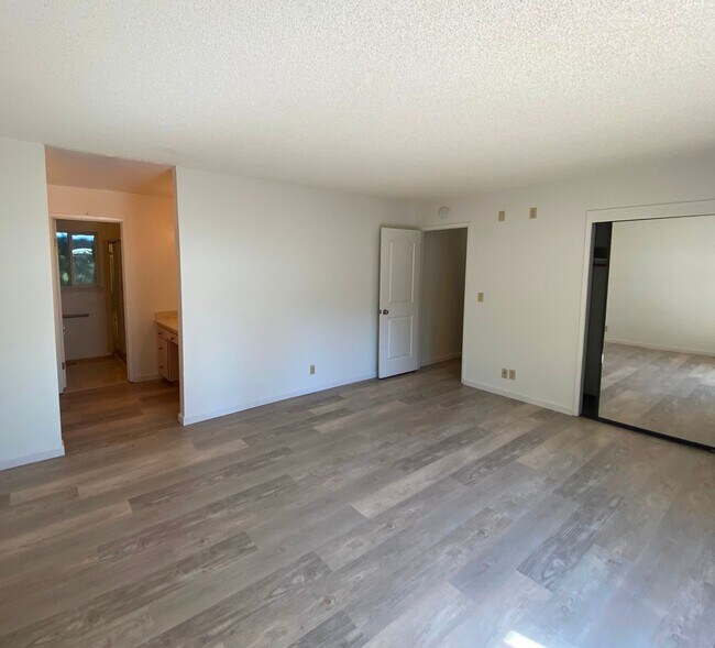 Building Photo - Coming Soon - Green Valley Home in Lovely Park-like Setting