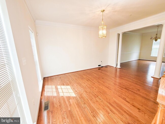 Building Photo - 2702 Millwood Way