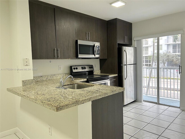Building Photo - 2575 SW 27th Ave