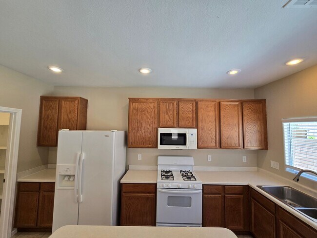 Building Photo - A Stunning 4 Bedroom Home in South West La...