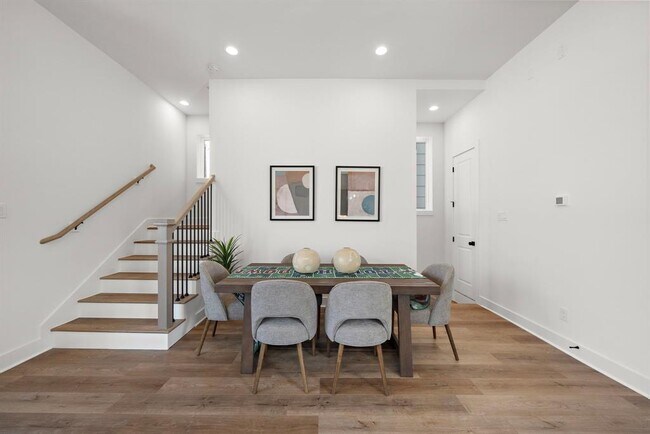 Building Photo - 835D Rachel St