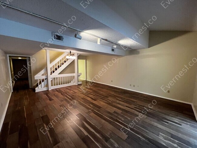 Building Photo - 604 Running Brook Rd