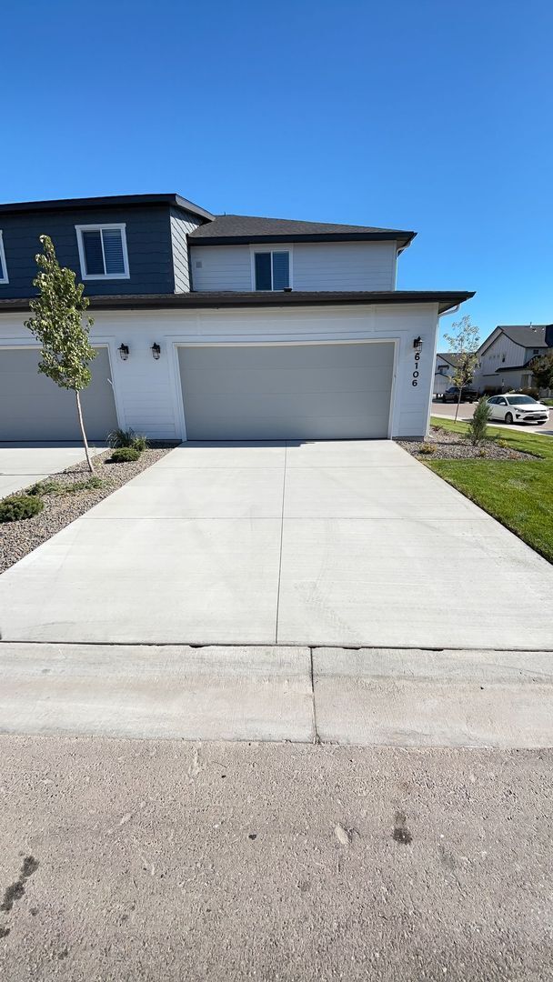 Building Photo - Roe Street Townhomes 2