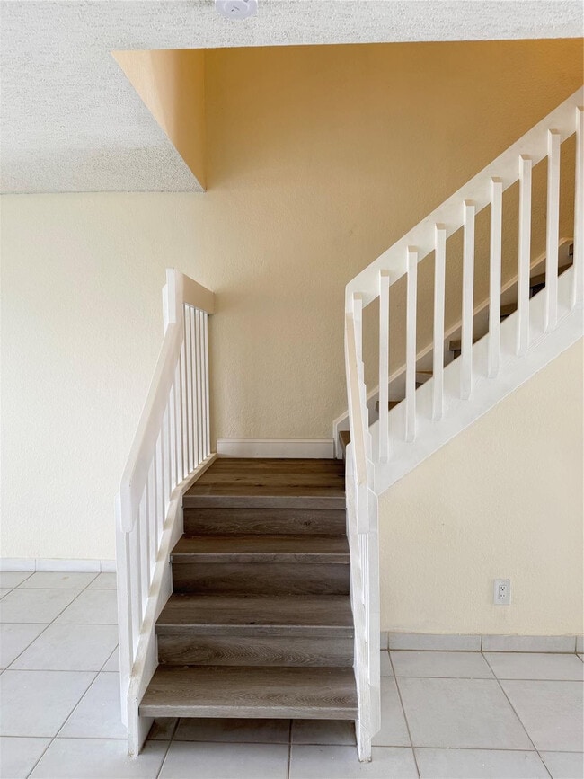 Building Photo - 10701 NW 14th St