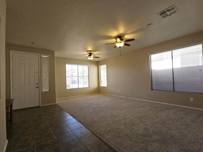 Building Photo - San Tan Valley Home in the Popular Johnson Ranch!