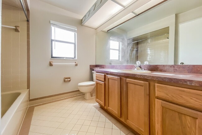 Building Photo - 8553 Bridgewater Dr