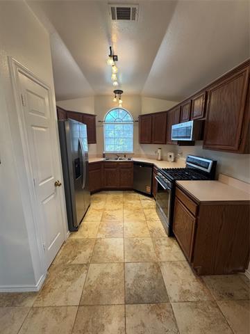 Building Photo - 100 Streamside Dr