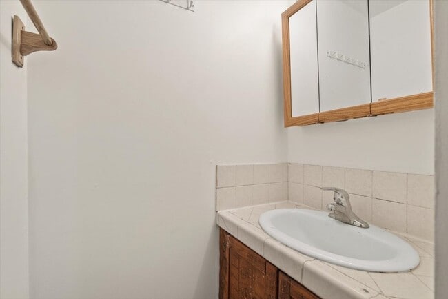 Building Photo - 1701 Avenue C