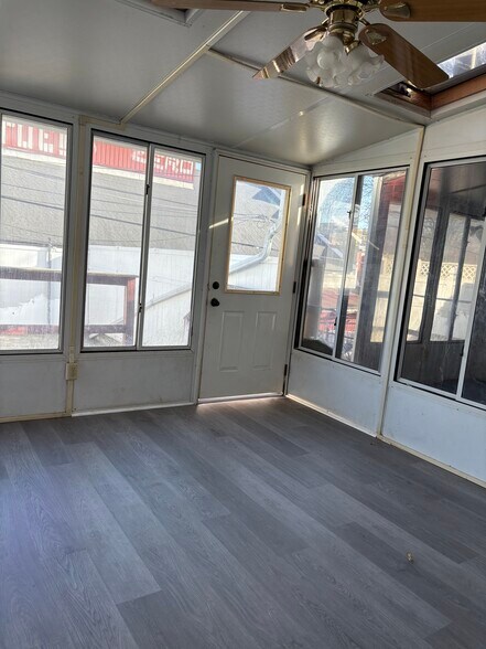 Building Photo - 435 N 5th St