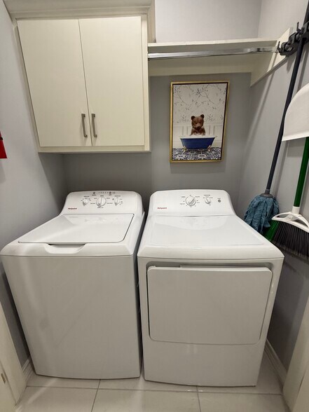 Building Photo - 2417 Indian Creek Ave