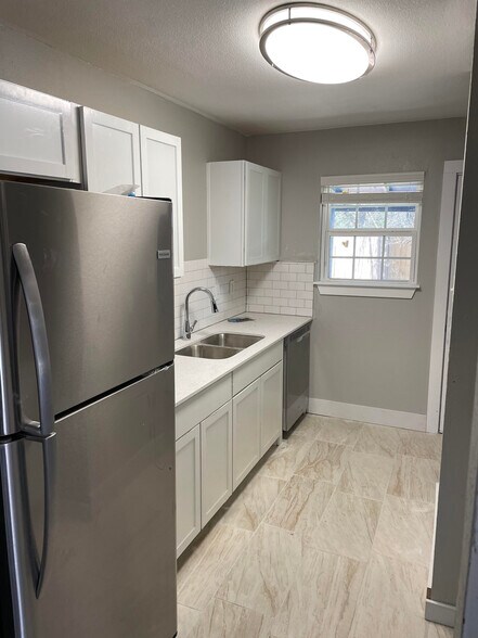 Building Photo - 6108 Calmar Cove