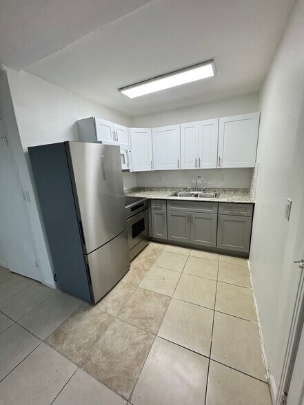 Building Photo - 321 Conniston Rd
